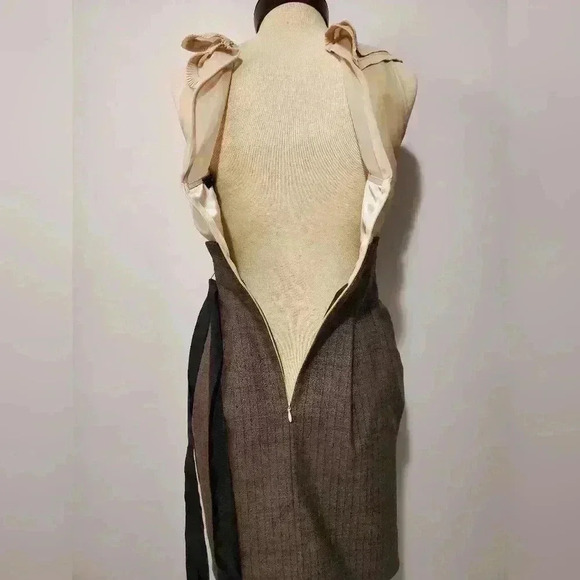 BCBG MAXAZARIA wool tweed and  silk academia dress with bow. Size 2 - Picture 9 of 12